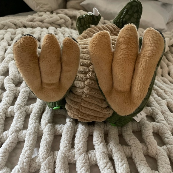 T-REX KIDS PLUSH BACKPACK - Picture 12 of 14